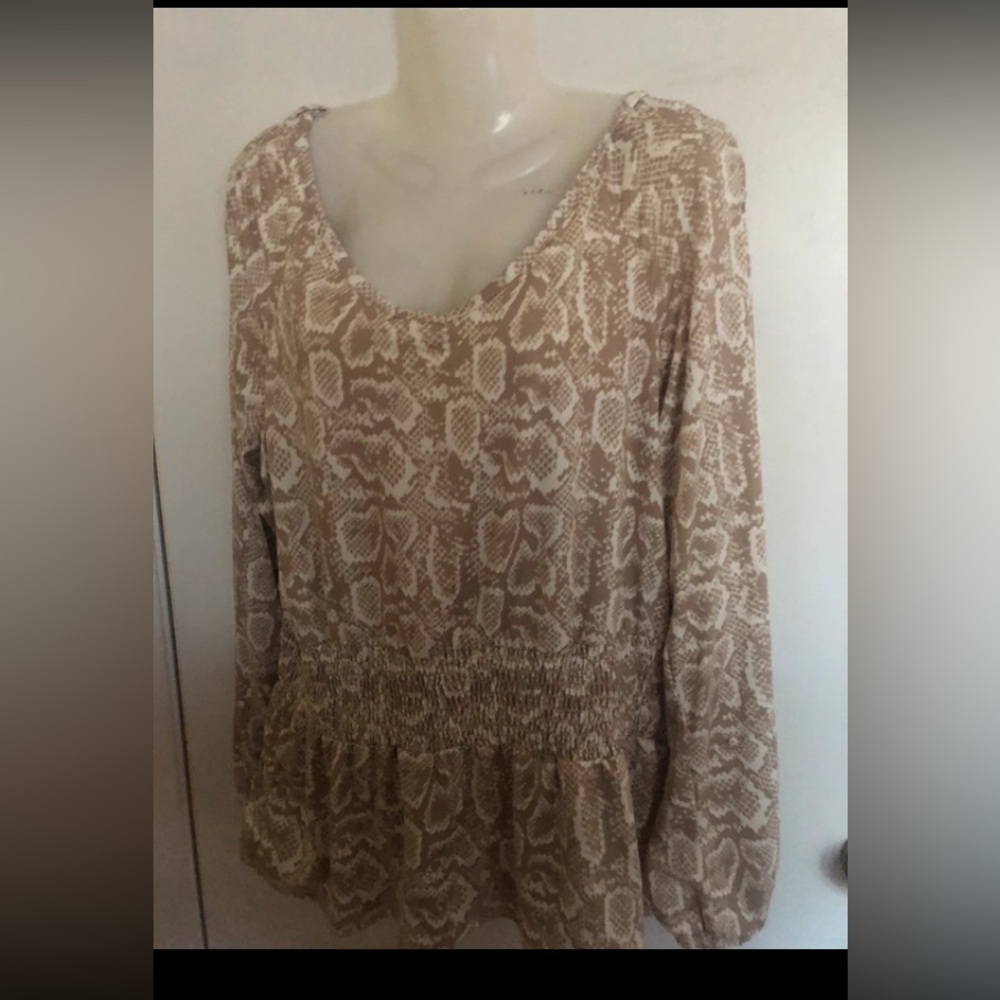 Women’s blouse